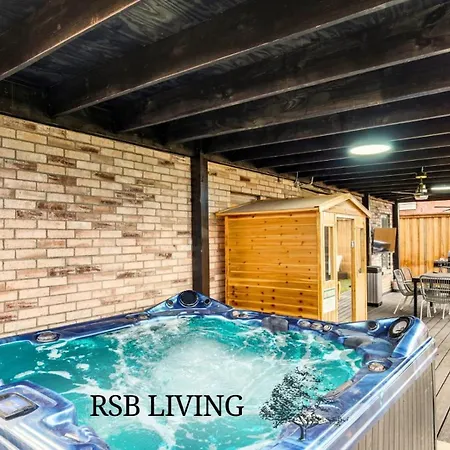 Elite 5Br 3,5Ba Holiday Home With Game Room, Hot Tub, & Sauna